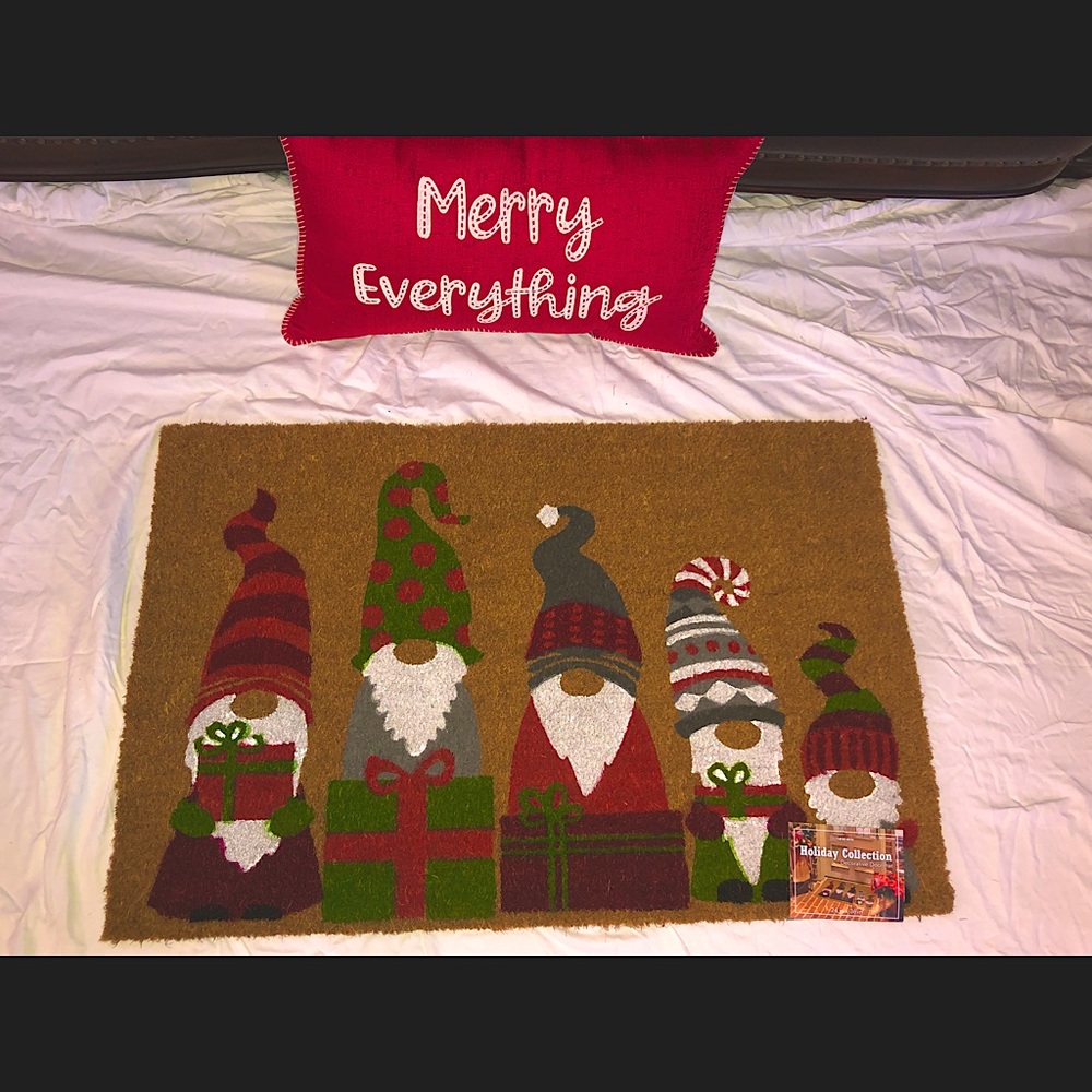Holiday Mat w/ Pillow